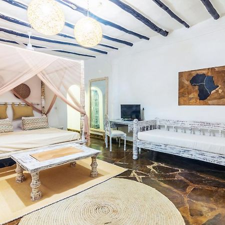 Jumbo Club Watamu Hotell Exteriör bild